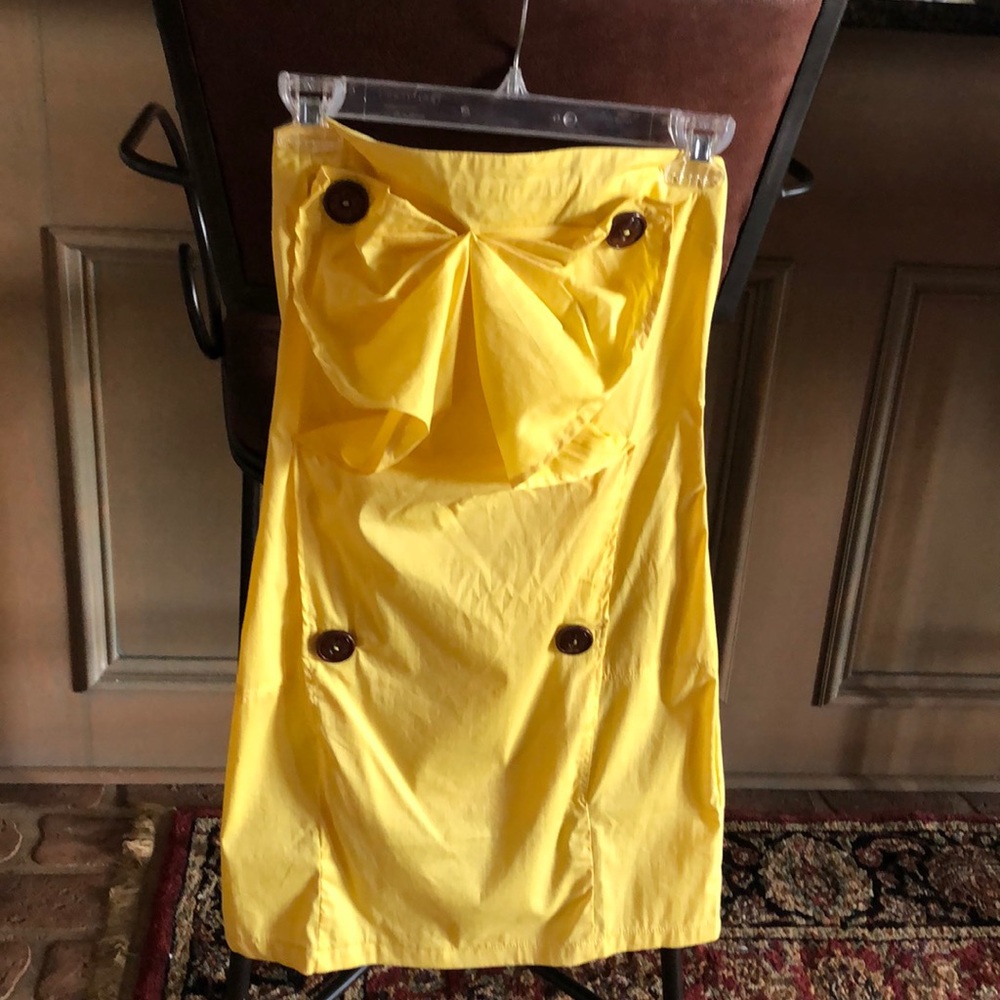 Strapless yellow dress ...